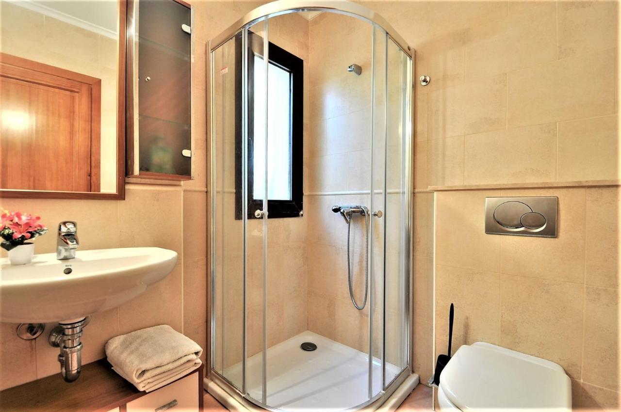 Casa Brisa- En Cala Llombards- Santany *